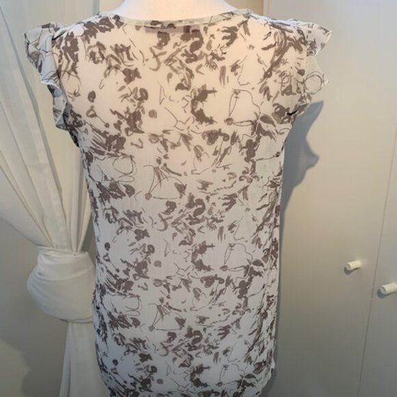 Sheer Ruffles blouse - Picture 5 of 8